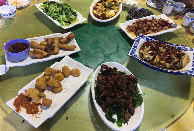 青島會議會場 設(shè)備齊全服務(wù)周到 青島會議會場 設(shè)備齊全服務(wù)周到